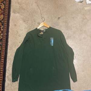 Vintage Harley-Davidson Green “A True Vanguard” Eagle graphic Long Sleeve Shirt